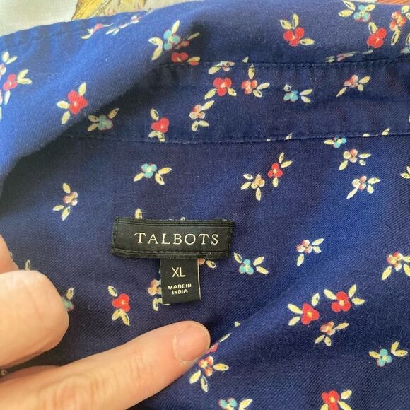 Talbots Navy cotton floral romantic preppy floral blouse. Collar, V neck pretty - Picture 8 of 9